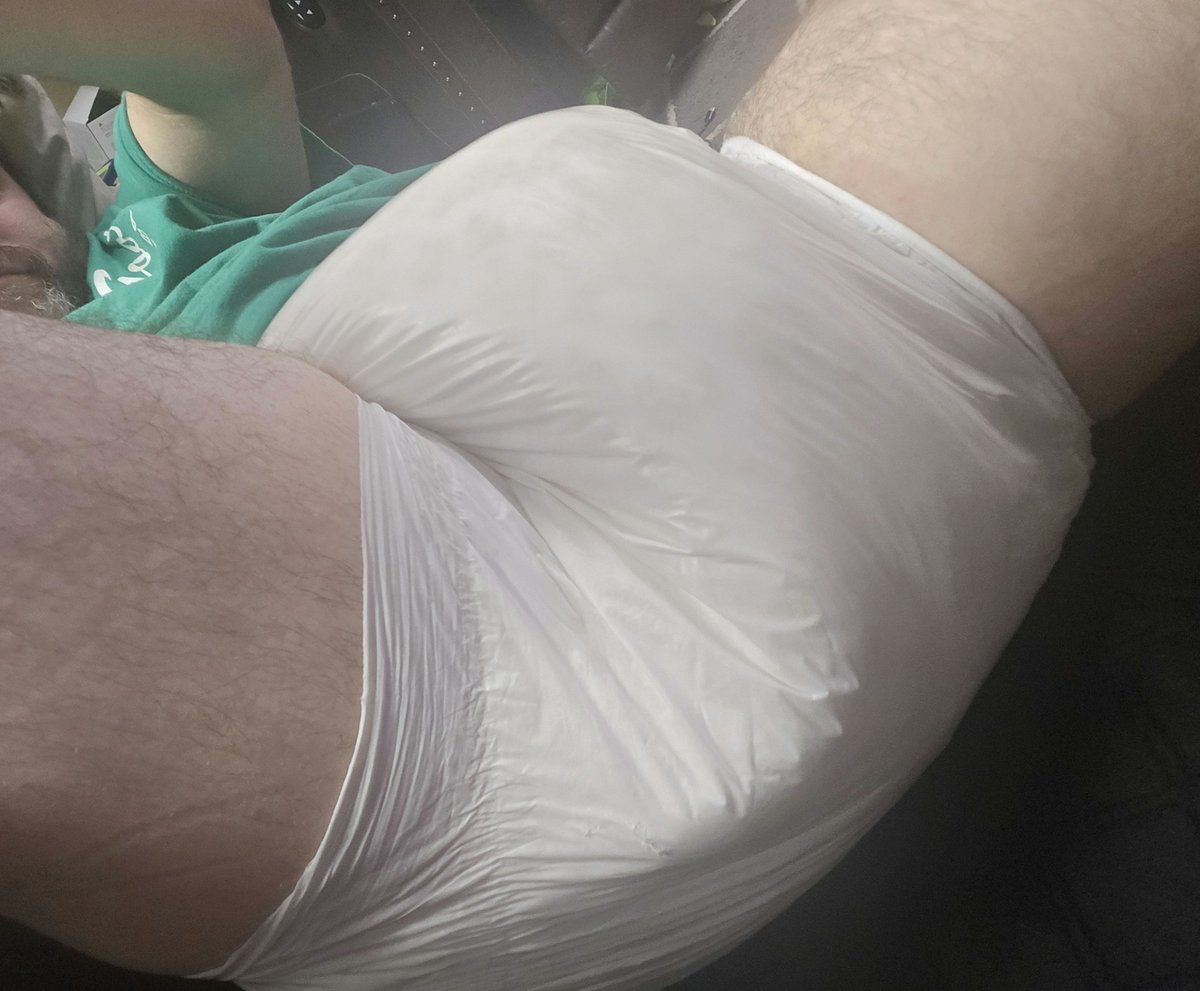 Diapboy22's tweet photo. Fresh to fully loaded😳🙈
#Diaperboy #ABDL #Messy #chastity #locktober https://t.co/gC6G1WVwyH