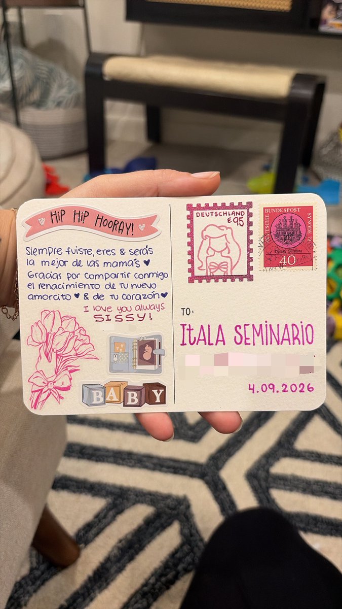 Italitala's tweet photo. Estoy llorando! Ptm qué tal detallazo, de las cosas más lindas de mi año, retomar una amistad que nunca debió de haberse distanciado ✨✨ https://t.co/X9SJKFp5Ws