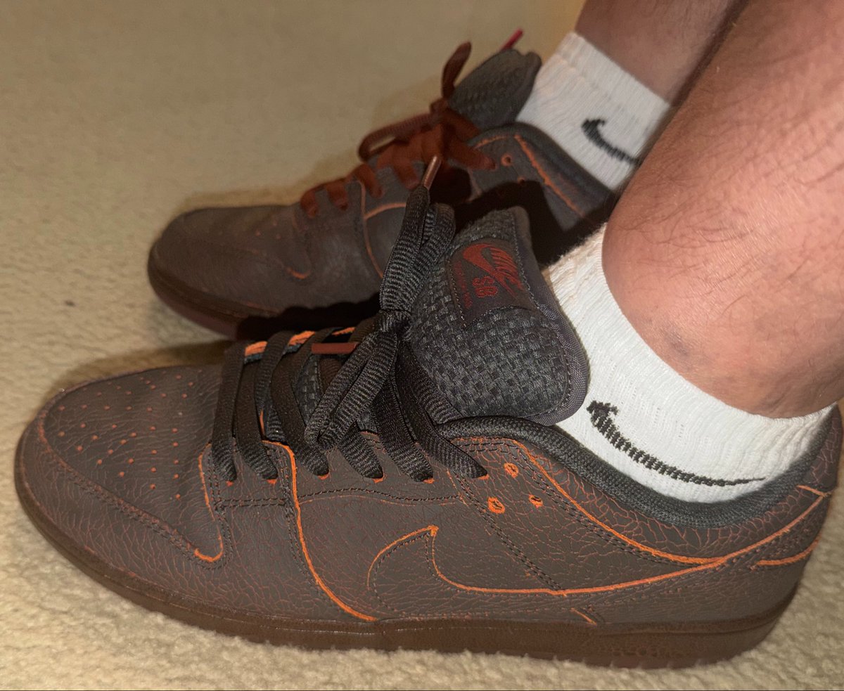JsNDunks's tweet photo. Dunk low Krampus https://t.co/nksfXMpqvx