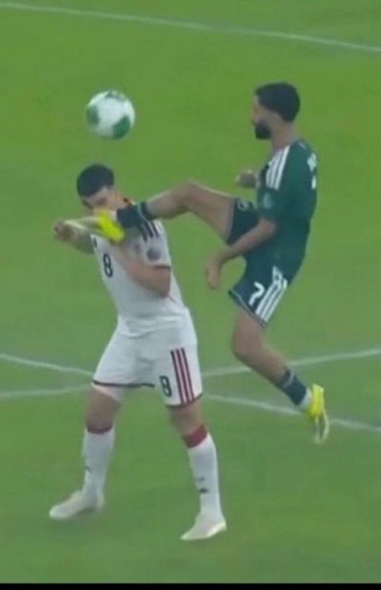 engkh67's tweet photo. @vpewy @theafcdotcom الحس قدرك https://t.co/x63YlzBpJM