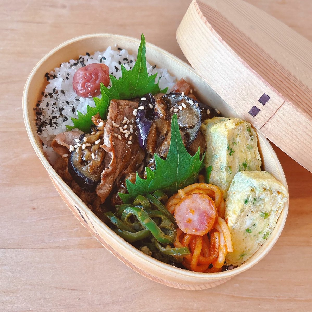 erierissa's tweet photo. 2026/10/13 お弁当記録🥢153
豚なすオイソース炒め、🥦スプラウト入り玉子焼き、ピーマンマヨポン酢炒め、冷食ナポ

さあ連休終わった
また食生活の摂生頑張らなきゃだな https://t.co/8f9RwU0Zlv