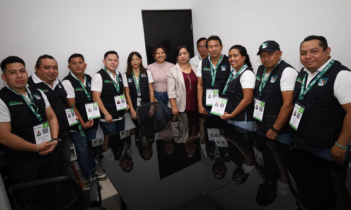 radioturquesa's tweet photo. Con el propósito de brindar mayor confianza y transparencia a la ciudadanía durante las acciones de inspección, el Ayuntamiento de Puerto Morelos renovó los gafetes del personal de Fiscalización y Comercio en la Vía Pública, adscrito a la Tesorería Municipal
https://t.co/zoH5lTBhEH