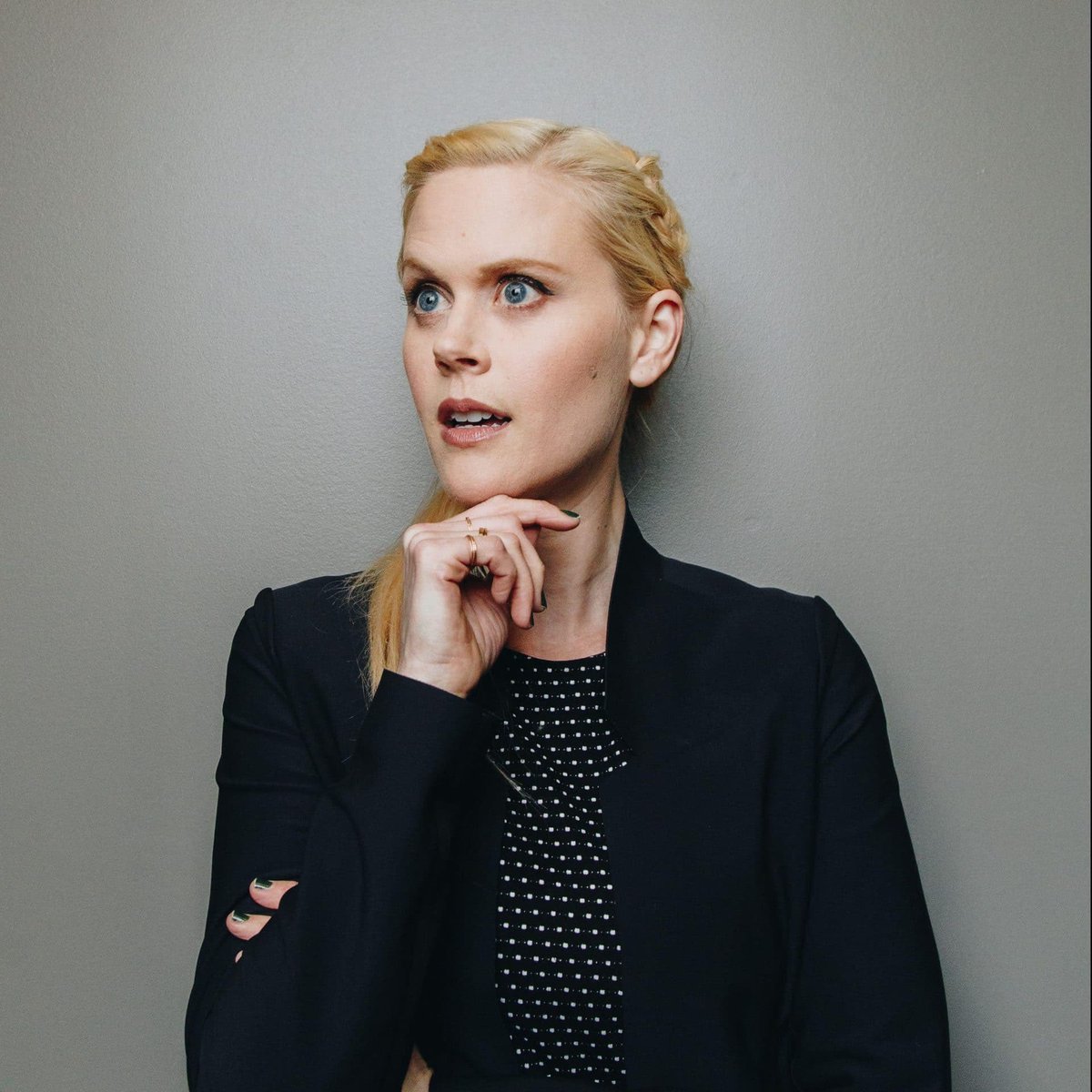 AvatarverseTV's tweet photo. Janet Varney, voice of Korra, had an emotional response to Korra being seen as humanity's destroyer in the first episode of Avatar: Seven Havens.

“I sobbed through this pilot episode. I was shattered. I cannot emphasize it enough. I finished it, and my partner was like, ‘So?’ And I was like, ‘I can’t even tell you what happened. I’m so upset, crying.’

And I was like, ‘I’m so worried about all the people that love Korra and already defend Korra.’ And I had to go back and watch with fresh eyes after I had deeply grieved.

I know we don’t know what will happen, and I want people to keep the faith, but who knows? But just for me, watching children talk about her as if she’s a monster was heartbreaking. I mean, it really hurt.

I’m not her, but I know what she means to some people, and it just really hurt.”