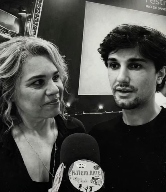 midiastofani's tweet photo. a admiração da isabel teixeira vendo o pedro falar um pouco sobre a turnê memórias póstumas 🥹 https://t.co/pk3YkCyVDM