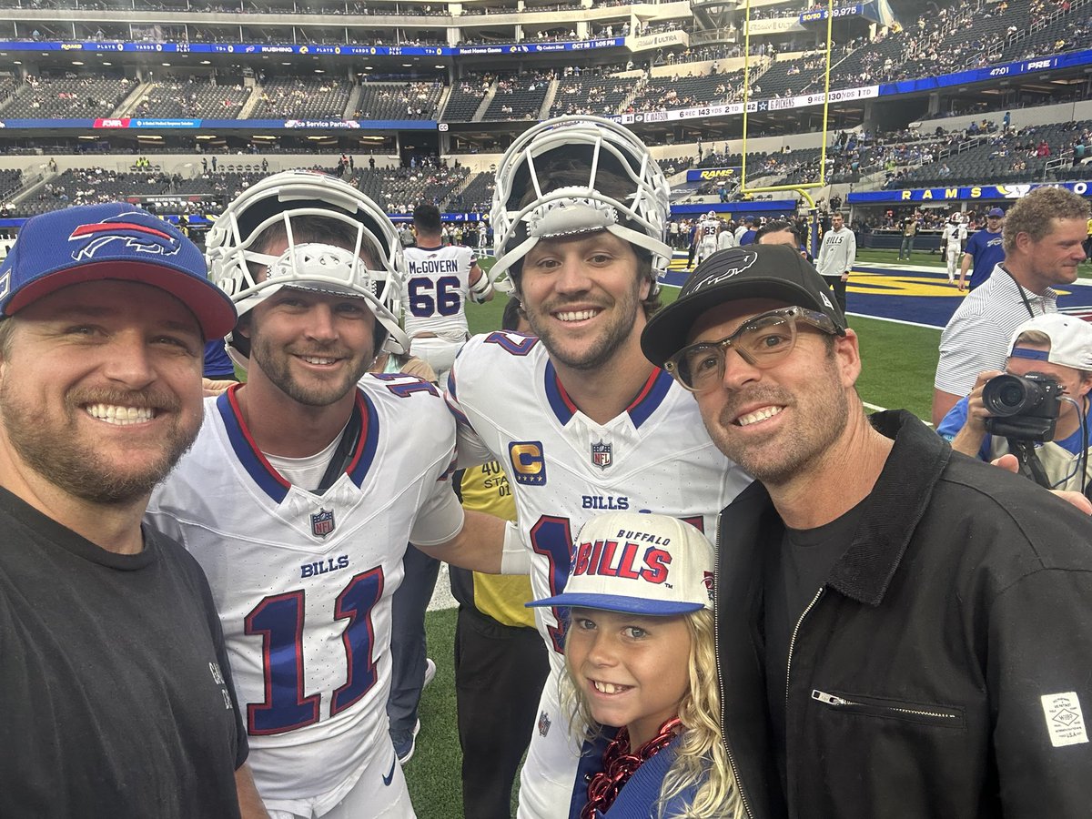 MattBarkley's tweet photo. BILLS WINNNN!!!! https://t.co/u6qcEx4BZs