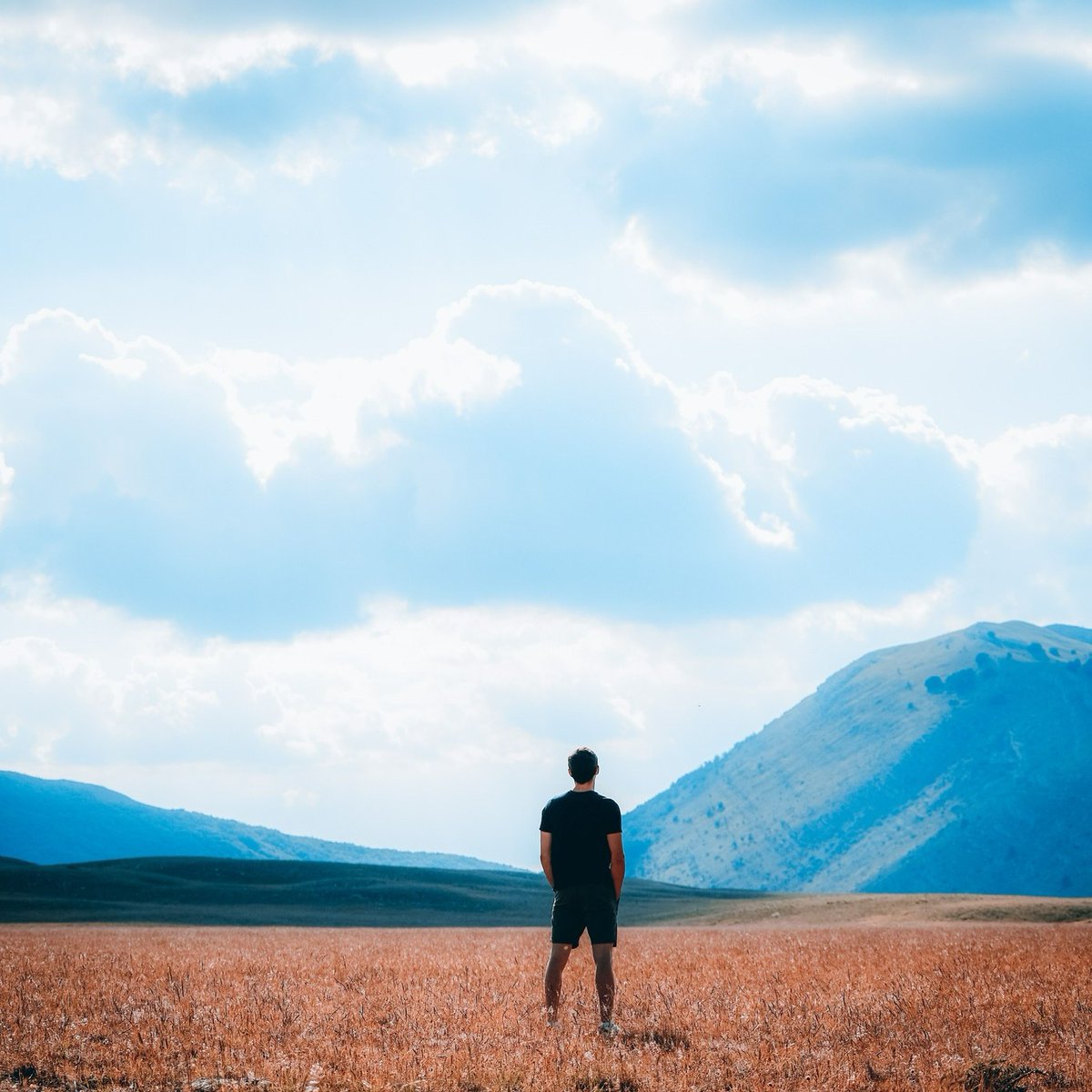 CocoIhot's tweet photo. Si viaggia per essere felici, non per avere paura. Se manca serenità, il viaggio perde magia. Il nostro compito è ascoltare, rispettare le emozioni e proporre alternative senza forzare: sicurezza e spensieratezza prima di ogni prenotazione. https://t.co/FxakwF11OB
