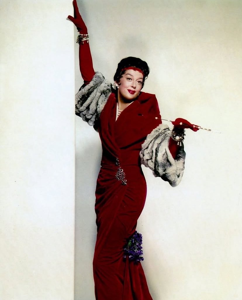 marubunbox's tweet photo. I met god and her name is Rosalind Russell https://t.co/5yrnWCPLOJ