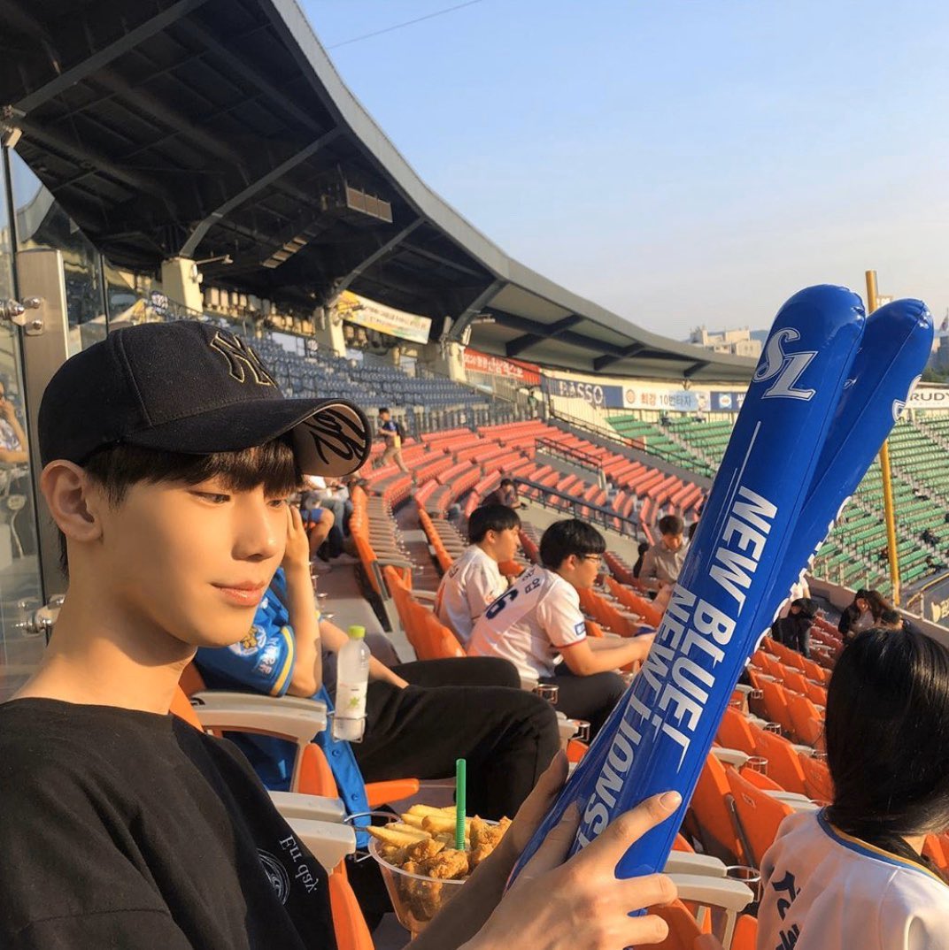 cc_car_'s tweet photo. 도민씨 부산은 롯데 아닌가요?? https://t.co/HlOJOpuMek
