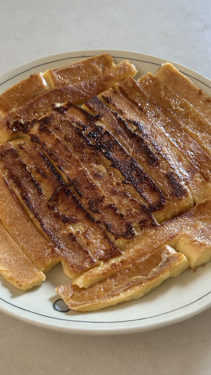 SW_Chief's tweet photo. @JohnWay55162727 I made French toast using the crusts of bread
I don't know what other people are doing https://t.co/zHs1g4rFPx