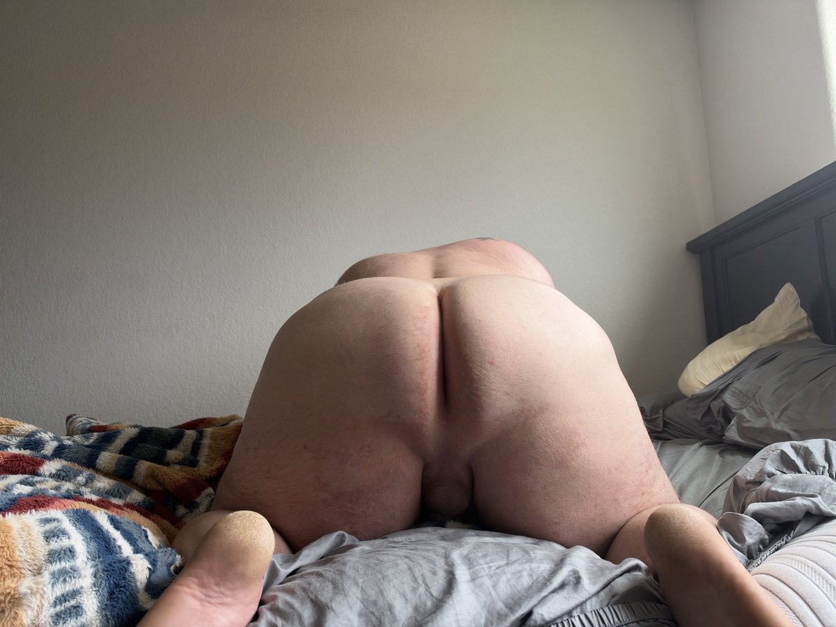 Jakesbigcake's tweet photo. 🤫 Love to see you bent over on all 4’s all that ass and thick thighs spread wide
🗣️ Oh that’s an easy enough request to fulfill. 

https://t.co/4737d608r6 https://t.co/hEJlSbw9li