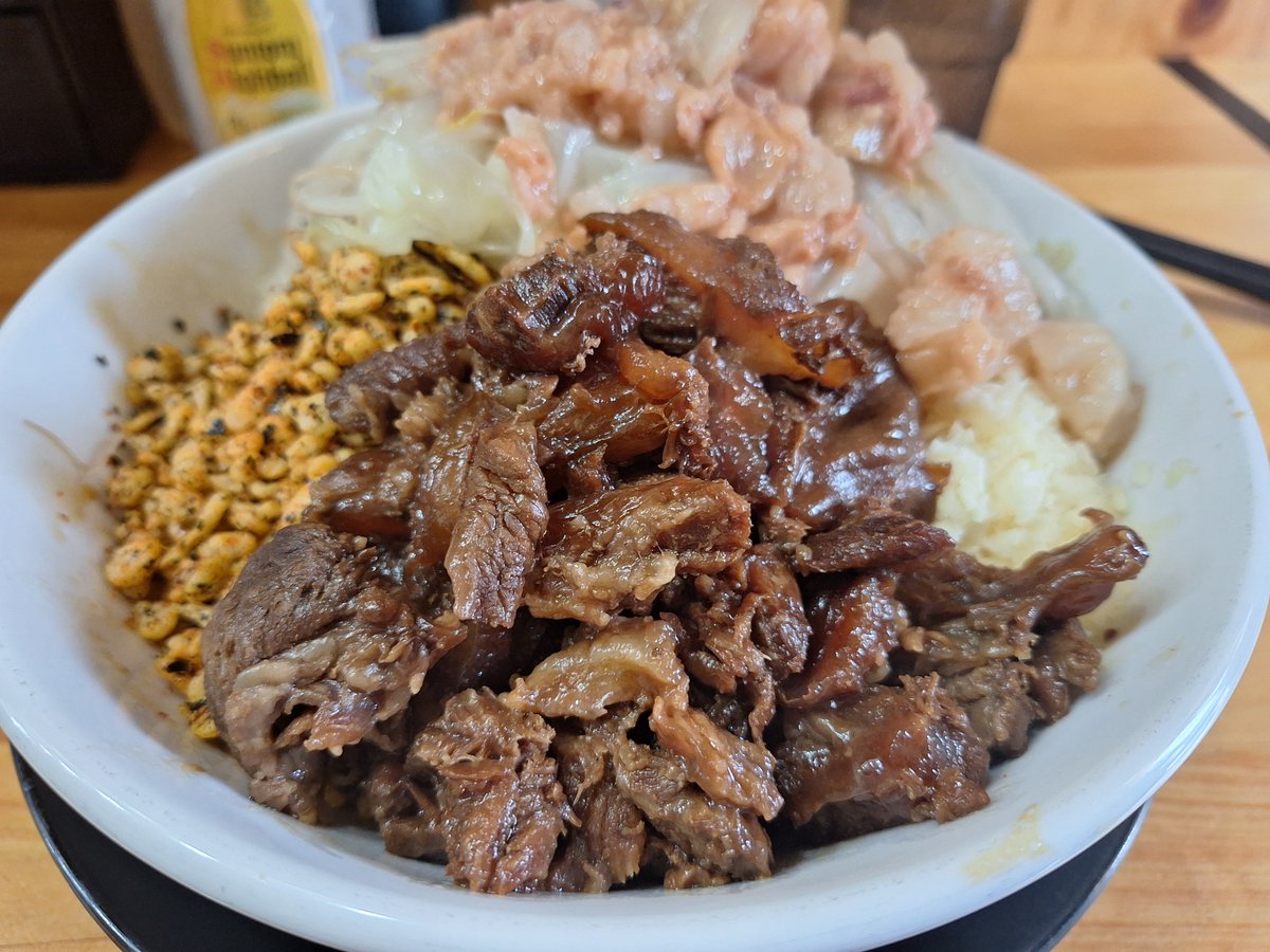 kanikani1975's tweet photo. 麺屋小金
牛すじの油そば

ぶっけーぶっけーあぶらそば
二日酔いに最適ですね🤭

コレまじうまっだったが
スープ割りできたらサイコーだったな

ニラキムチ👍
ご馳走さまでした https://t.co/1i2DWqQBIs