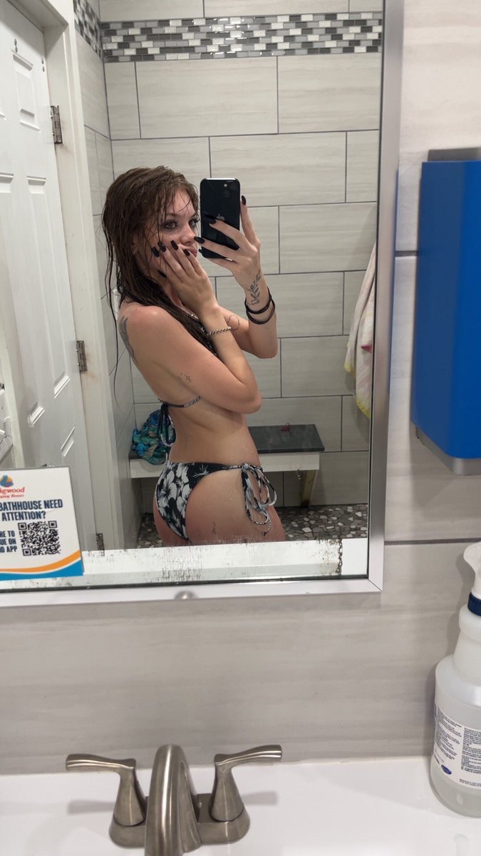 willowpixelbunn's tweet photo. Oops… did i catch your attention? 😉 https://t.co/NOZNqV5Cik