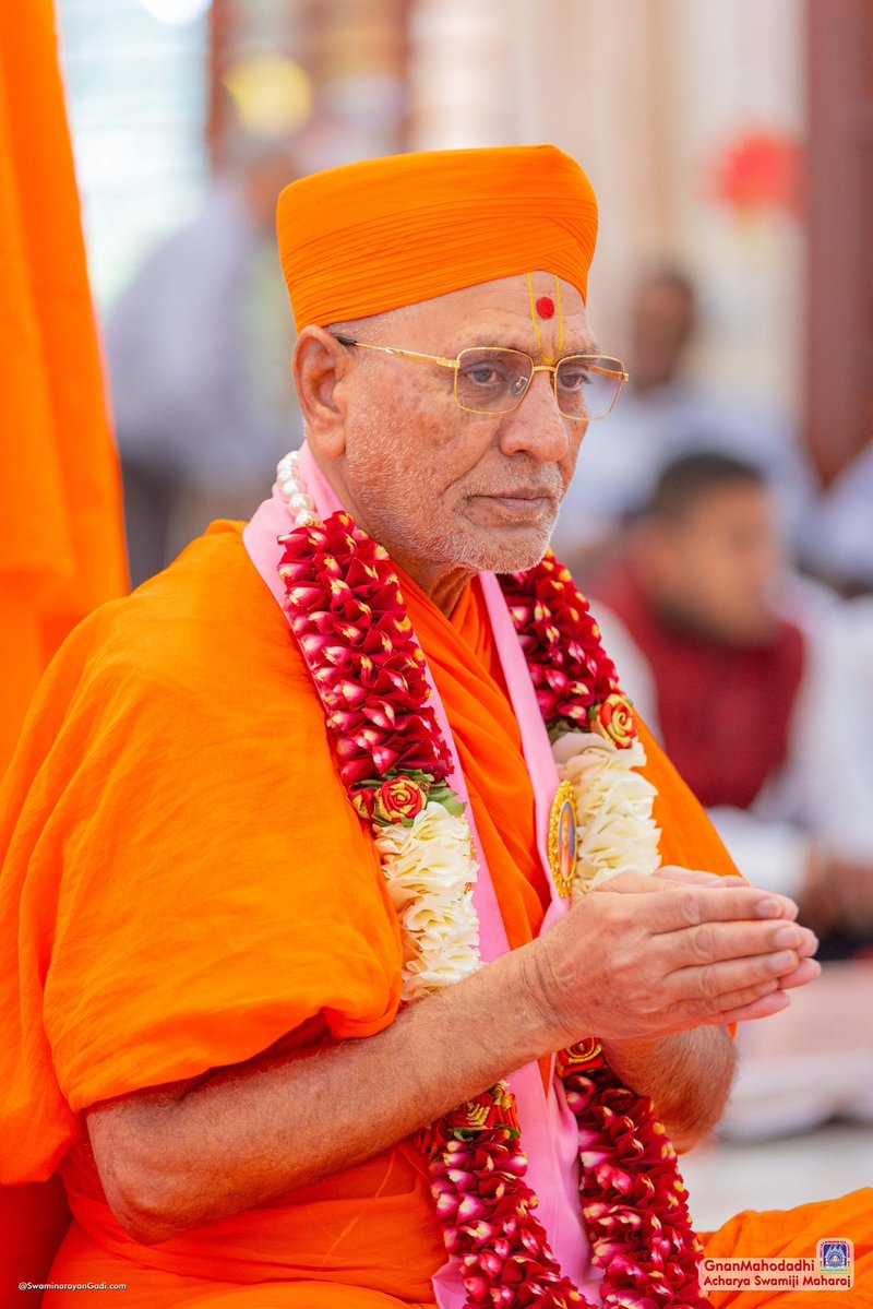 SGadiManinagar's tweet photo. A heart filled with gratitude and a mind filled with positive thought make every morning more meaningful through the inspiration of Vedratna Acharya Shree Purushottampriya #SwamishreeMaharaj and #GnanMahodadhi Acharya Shree Jitendriyapriyadasji Swamiji Maharaj.

#SwaminarayanGadi https://t.co/XeQXkwbOVy