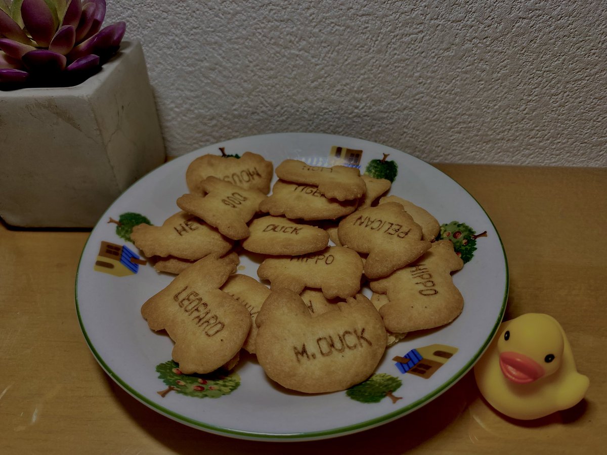 YORUnight02's tweet photo. お菓子のお供にアヒル🦆なんてどうでしょうね？

※写真の編集がしたかっただけ。 https://t.co/YXDOdToVG9