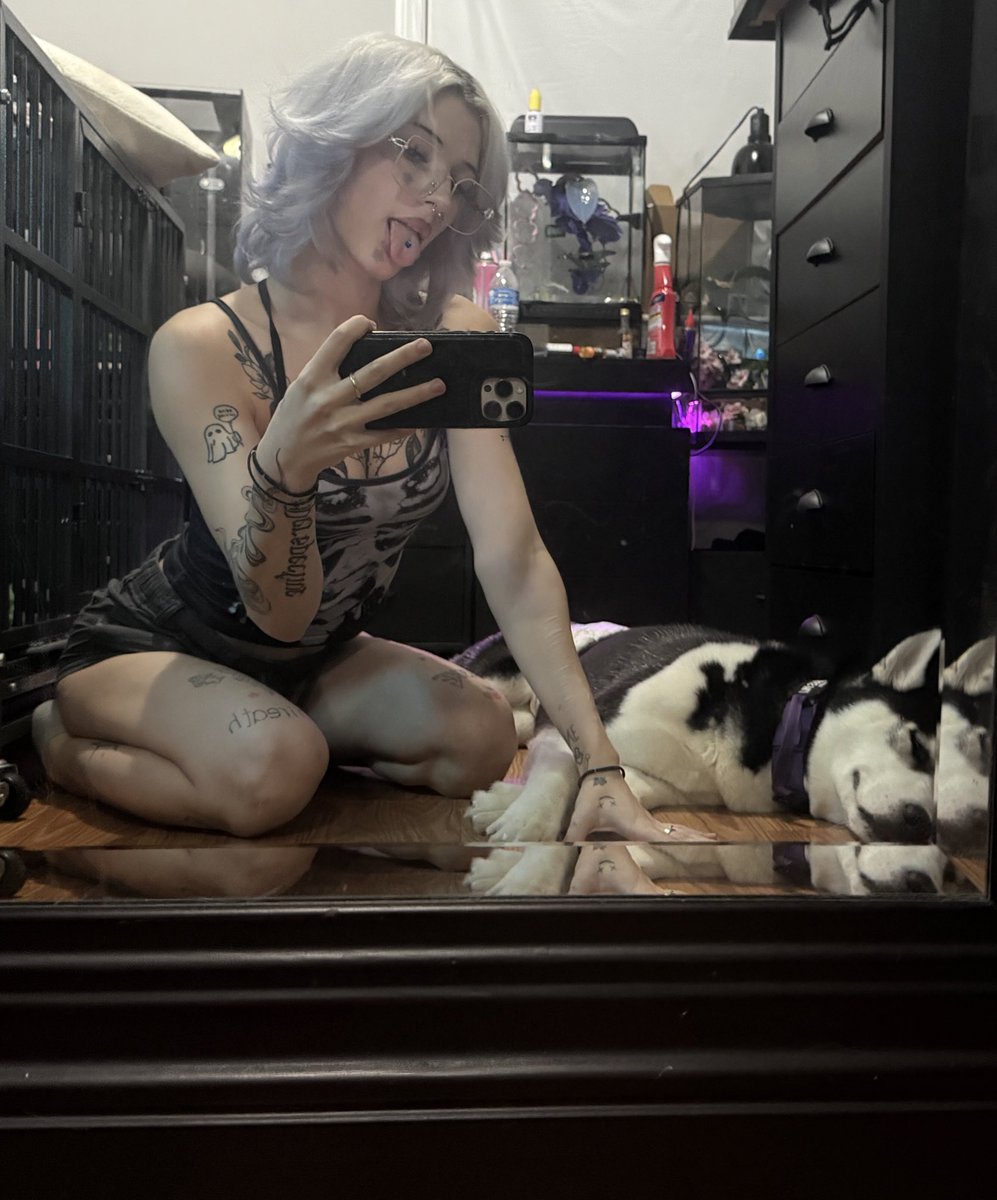 tiffanyrainee's tweet photo. feeling cute enough to make this my new favorite picture 💕 https://t.co/27ED6205xL