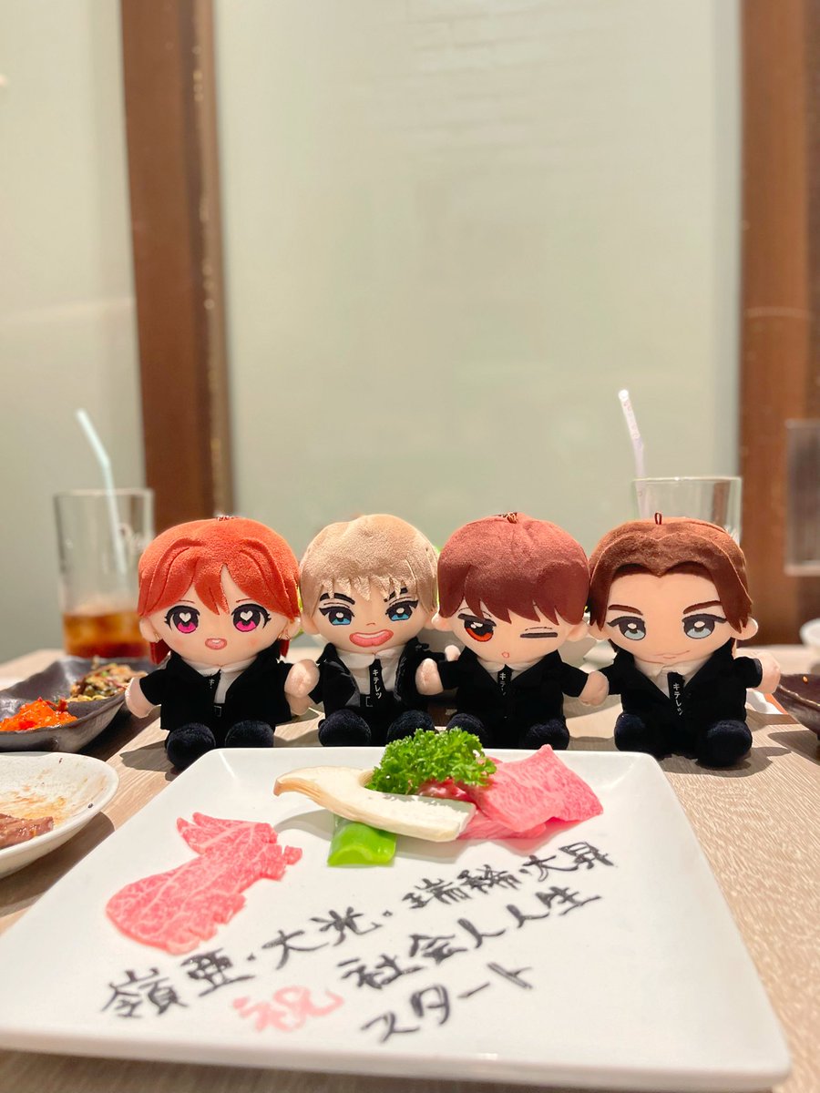 meloveoreo's tweet photo. そう言えば、しっかり最終公演まで駆け抜けた💪。
ちゃんとデビュー前最後の現場を見届けた！！！
かずみちゃんがデビューお祝いとしてくれたハピぬい宮城でもしっかり写真撮ったよん！！！
ハピぬいで自撮りさせるのまじ可愛すぎる😭
来年は都市ごとに違うメンバーで自撮りさせようとw https://t.co/kp3cr1VvfY