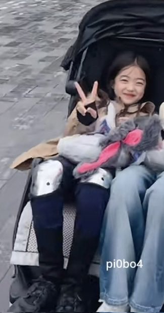 pi0bo4's tweet photo. 아이찡 과거 사진 뜰때마다 너무너무 사랑스러운거..
진짜 아이찡 해야겠지..🥹🥹💕💕 https://t.co/PydcnmZWCi