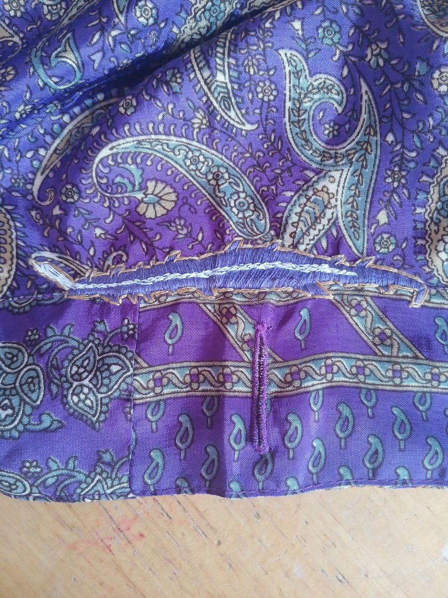 pinnevey's tweet photo. i finished fixing my skirt. 😊 what do you guy's think?
 #embroidery https://t.co/uNABRILwxR