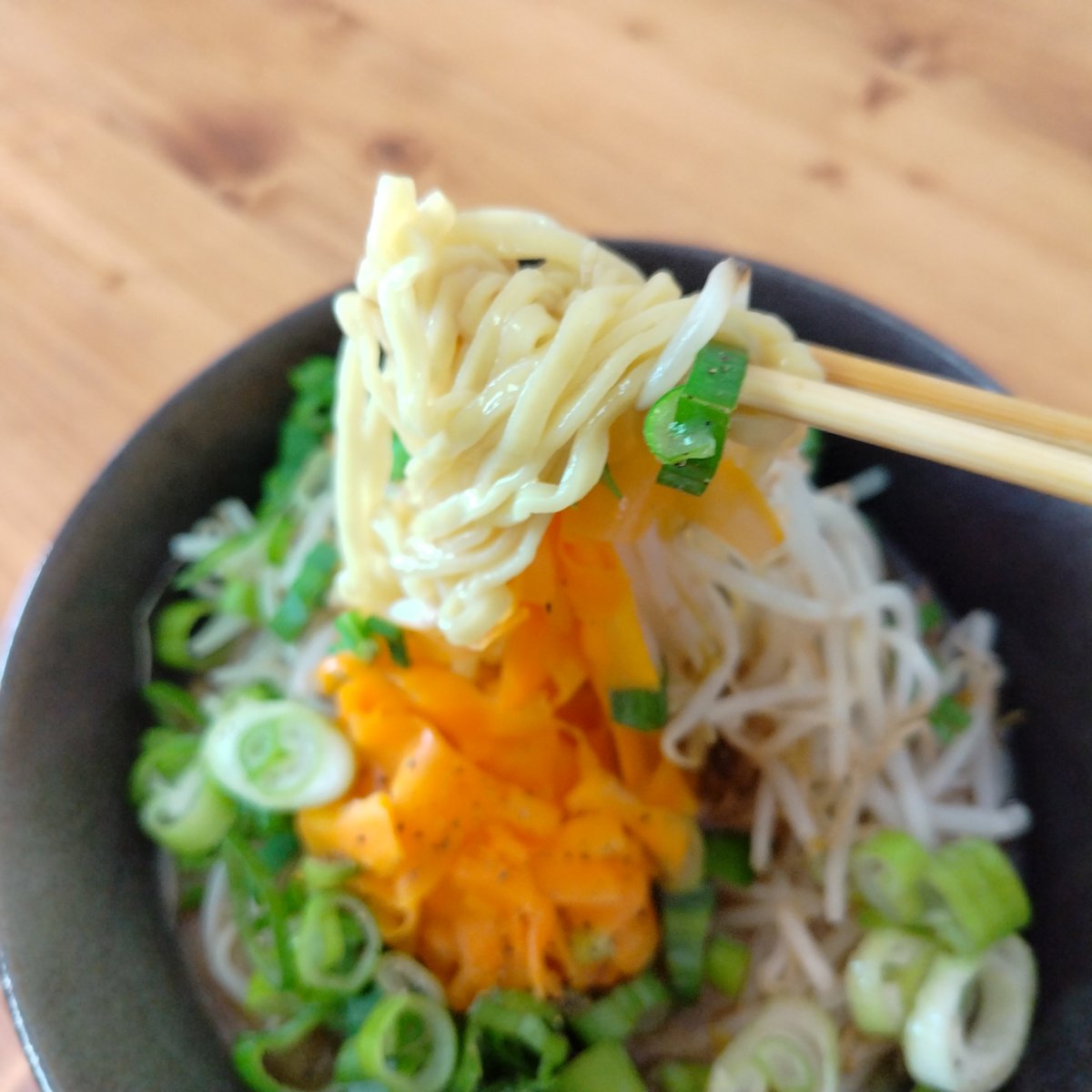u_make_cook's tweet photo. ラーメンはやっぱり具沢山に限る～🍜
#おうちごはん #昼食 https://t.co/qyYyw990E8