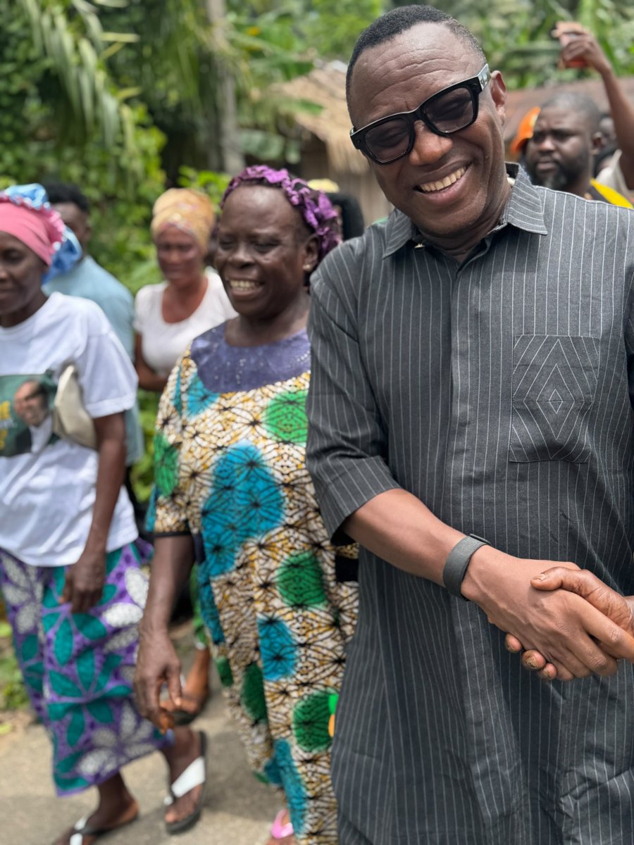 DamilojuJLT's tweet photo. Lie that this is not presidential, let thunder strike you and your corrupt leaders.

Sowore nii jor, Sowore nii jare.

Omoyele Sowore for the mothers.
Omoyele Sowore for all.

#Sowore2027
We are all voting right this time https://t.co/1LnXmLWTVE