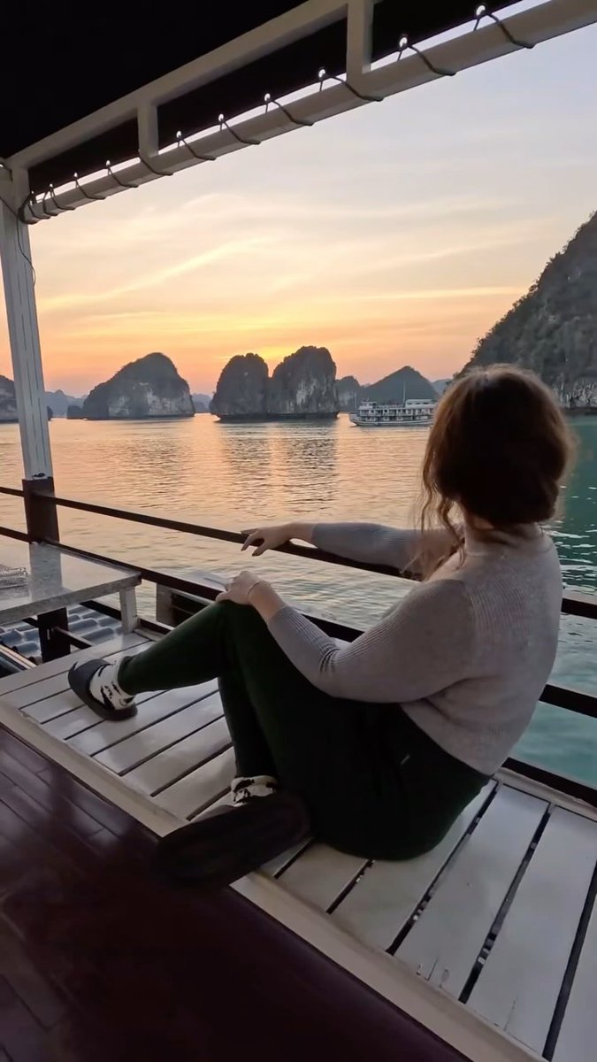 g_piria's tweet photo. Discover the magic of Ha Long Bay. Cruise emerald waters, kayak hidden caves, swim, island-hop, and enjoy fresh seafood with breathtaking limestone views. Daily departures from Hanoi. Let Joytime make your Vietnam adventure unforgettable. https://t.co/0vF5L8C8qZ