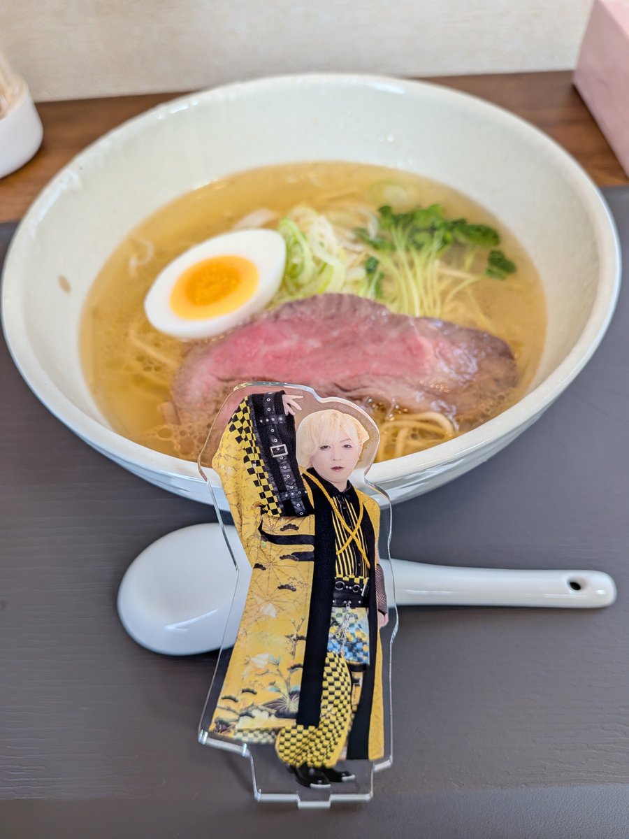 usako_zoo's tweet photo. 今日は友達と岩手県北上市に有る麺っきちの牛塩ラーメンを食べました🍜
凄くさっぱりとしたスープにストレート麺が相性バッチリでした👏
是非食べに行って下さい😊
因みに平日の完全予約制なので検索してみて下さい(^^)
#ラーメン
#麺っきち https://t.co/cOv6OKpfno