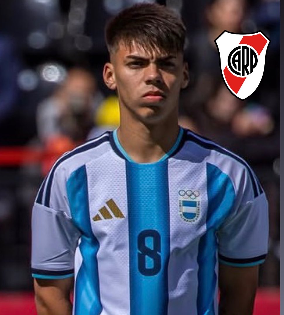 GermanBalcarce's tweet photo. #RIVER | El mediocampista polifuncional Santiago Espíndola (18 años), que desde la semana pasada trabaja con el plantel profesional, estará convocado ante Sarmiento. Nació el 17 de marzo de 2008 en Rojas, provincia de Buenos Aires. Lleva 24 partidos en la Reserva: cuatro goles. https://t.co/SwFS6QWpMG