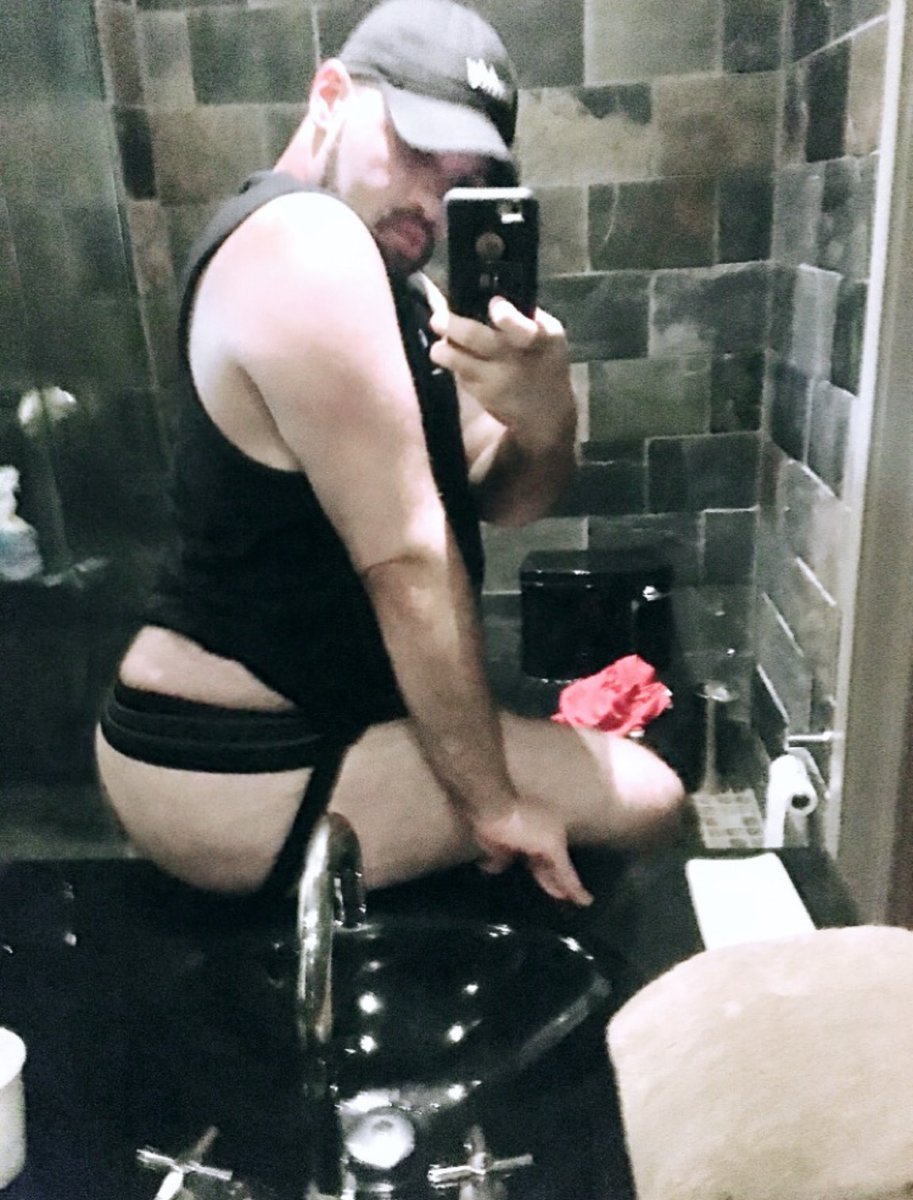 bearpuddingchi's tweet photo. thickk #jocktober https://t.co/D94zkcnjYG