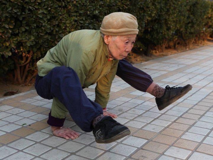 santasmrss's tweet photo. how it feels getting out of bed btw https://t.co/ebN5H6hZ65