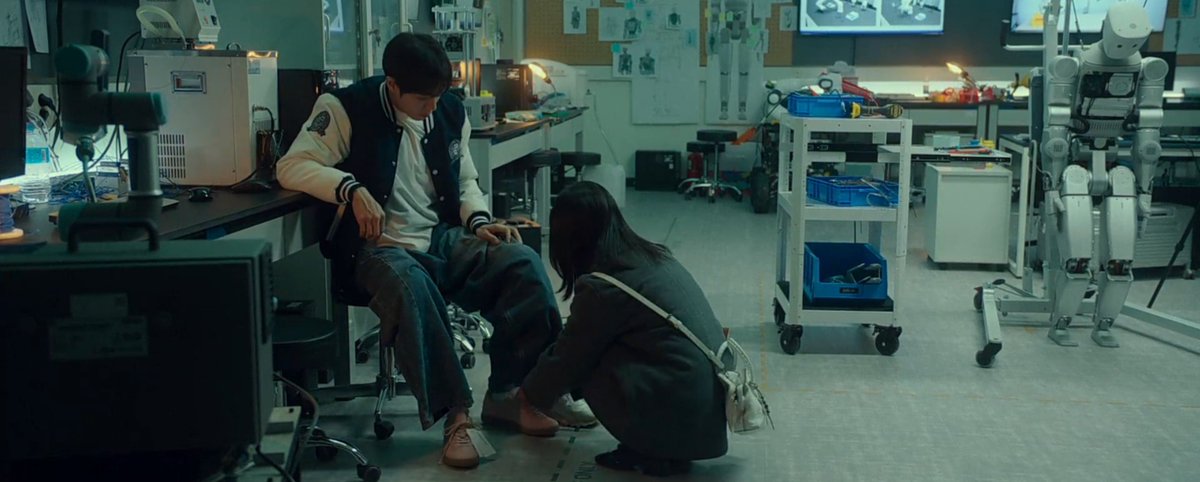 paulhyoseop's tweet photo. awas kena kutukan scene naliin sepatu 😃
#betweensteps #betweenstepsep3 https://t.co/50Fjtn54oW