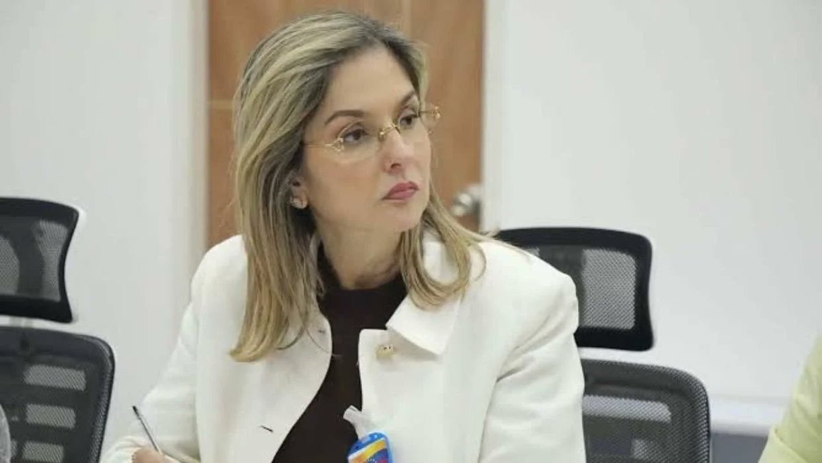 lagranaldea's tweet photo. La exjueza acusada de "alacrán" y conductora de TV que aspira a llegar al TSJ 

✍️ Carlos Crespo
🔗 https://t.co/FS7zFZjEFR https://t.co/qJQxE4hcML