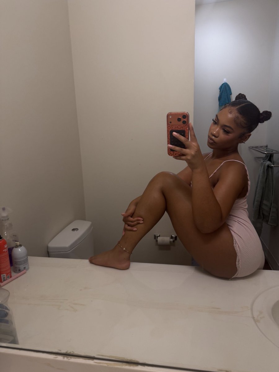 mybratdiary's tweet photo. act bad season is every season 
#feetfetısh #collegegirl #prettytoes #paypig https://t.co/5J0JHxmaew