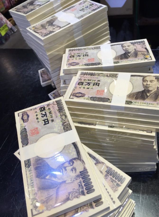 Kiyoshisa9c's tweet photo. もし今日、500万円もらえたら何に使う？🤔💴

① 借金を返す
② 投資する
③ 人生をもっと良くするために使う https://t.co/2aSszTovoV