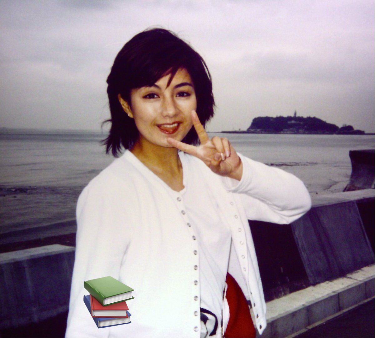 F6TEAMKADZ's tweet photo. 本日､10月13日（1971年）は､吉本多香美さんのお誕生日。

吉本多香美さん､お誕生日おめでとうございます。多香美さんにとって素晴らしい歳になりますように。ハッピーバースデー🎂㊗️
一枚目､ティガ『いざ鎌倉！』七里ヶ浜のロケ現場にて､二枚目､多香美さんと高樹澪さんのファンミーティングにて https://t.co/zGXShOZNKx