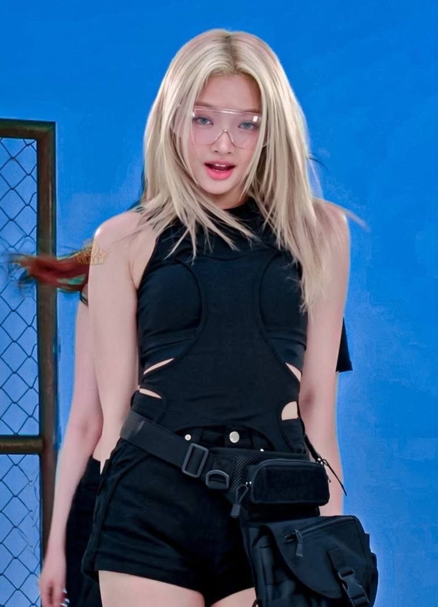 saikisawr's tweet photo. this look fits her so much 😩✨️ https://t.co/wQyuPc4BdH