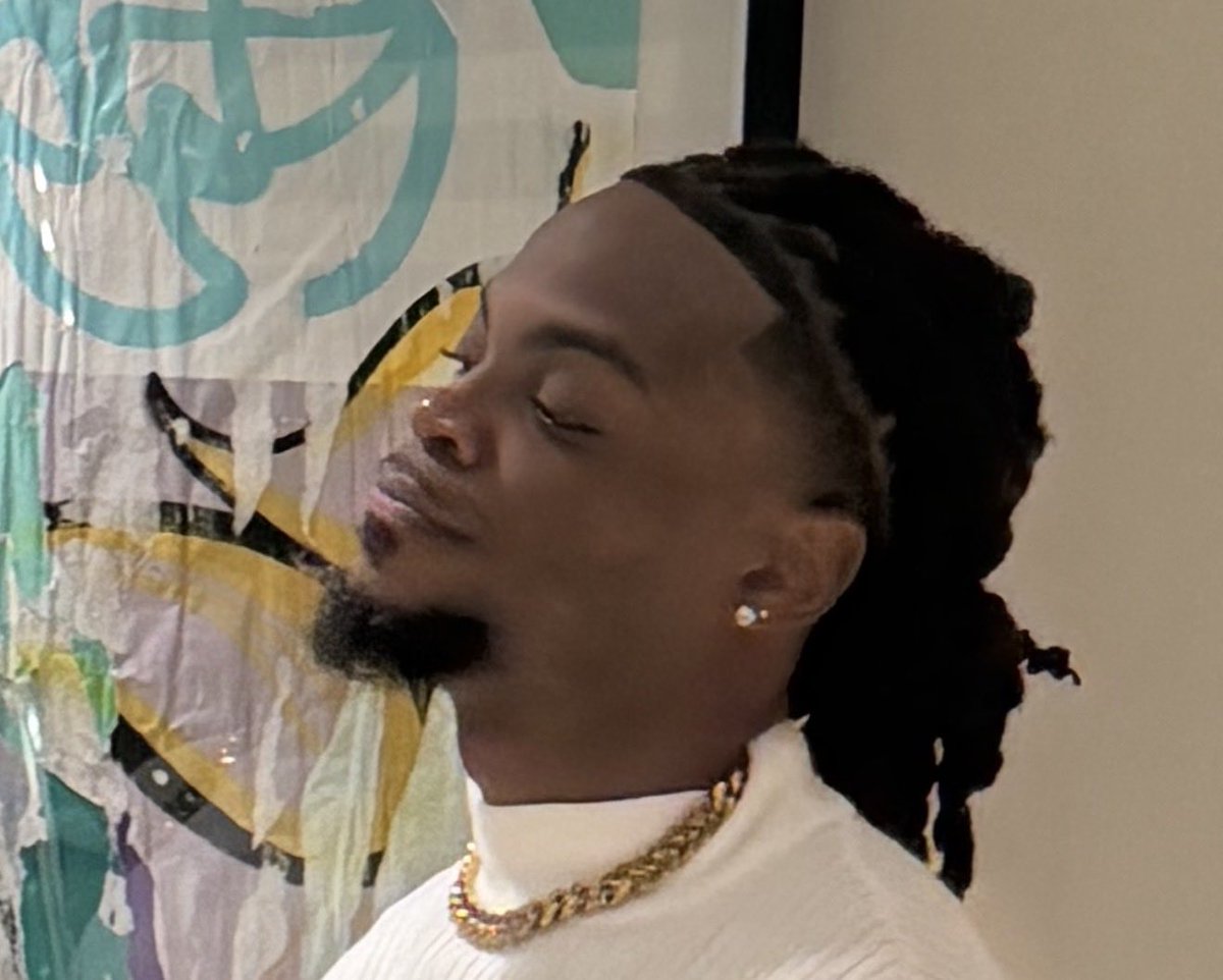 DieselDvani's tweet photo. Either zoning out or reacting to sum bs 😂 https://t.co/HJPwd9lLIl