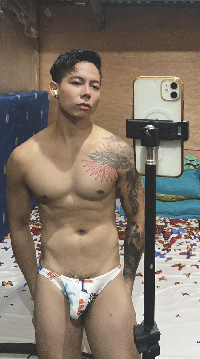 Mauimachoman's tweet photo. Messy hair day, but summer is already wavingeven if it's still the "ber" months! ☀️. Excited to film some new content this week. Who’s going to be my next bottom? 😈🔥. Not feeling 100%, but my confidence is always top-tier. As for the bashers? Stay far away. 😮‍💨✨ https://t.co/POS93LKVyB