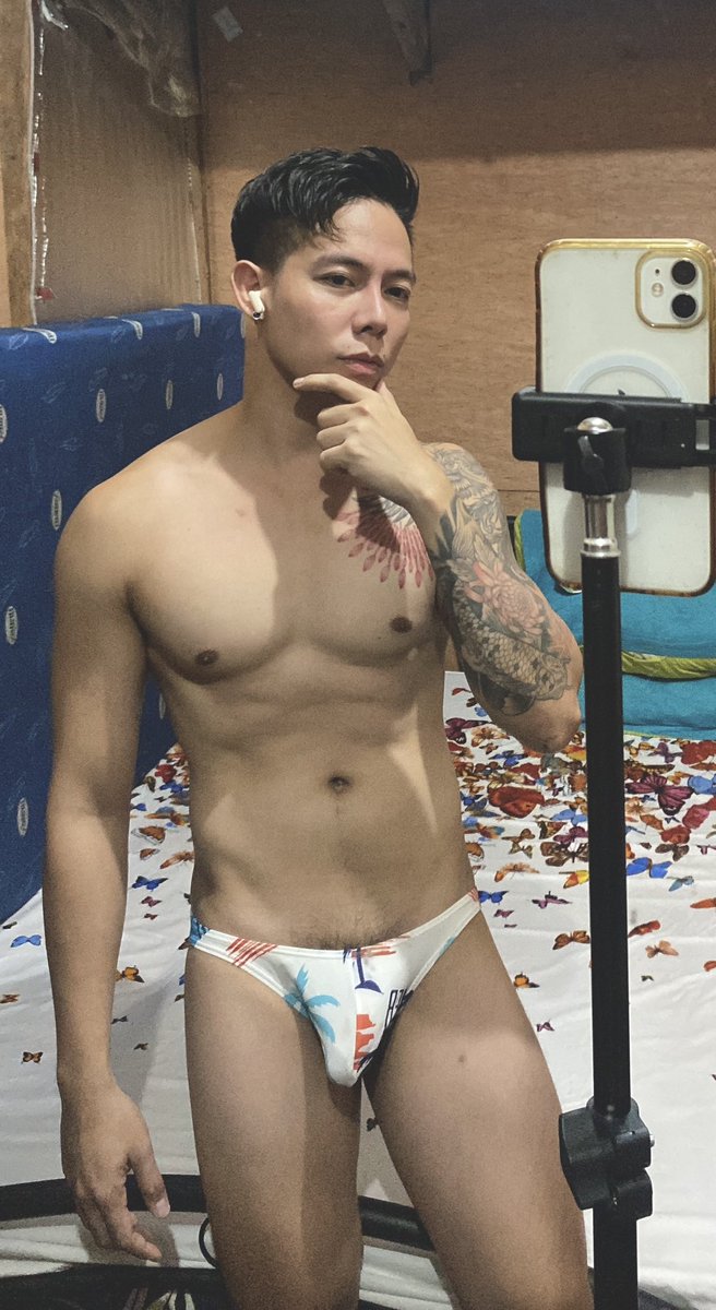 Mauimachoman's tweet photo. Messy hair day, but summer is already wavingeven if it's still the "ber" months! ☀️. Excited to film some new content this week. Who’s going to be my next bottom? 😈🔥. Not feeling 100%, but my confidence is always top-tier. As for the bashers? Stay far away. 😮‍💨✨ https://t.co/POS93LKVyB