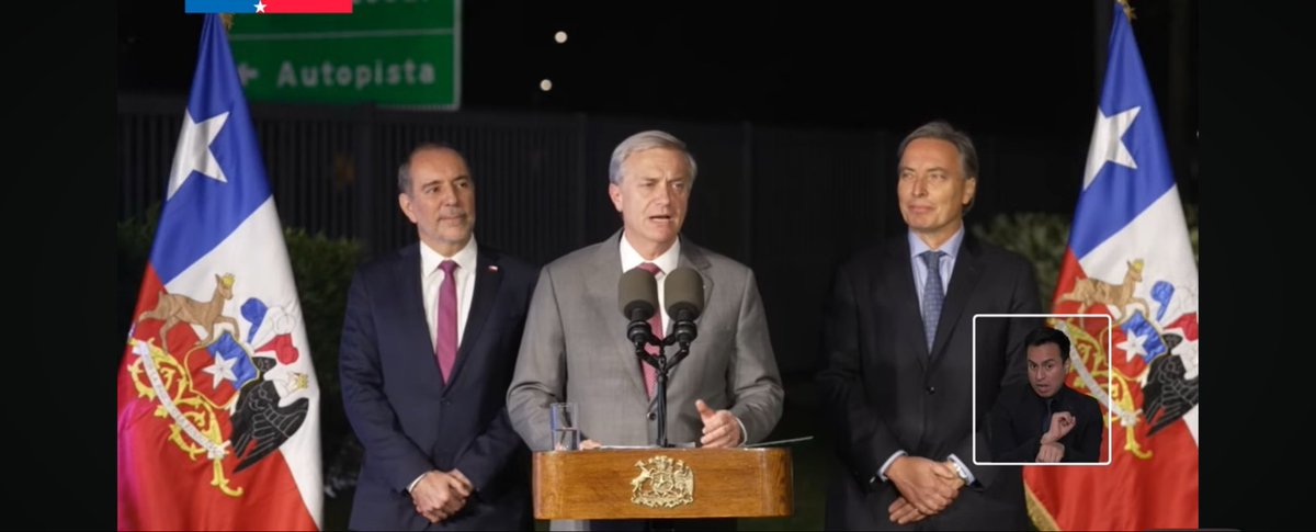 mop_chile's tweet photo. El Presidente Kast junto al biministro de Grange, anuncian la rebaja de hasta un 25% en el TAG de la Autopista Central. 

https://t.co/u1lq7wUXBY https://t.co/0FbiFfLRGK
