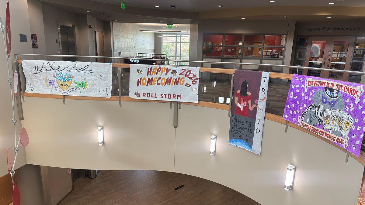 SimpsonCollege's tweet photo. It's the first day of Spirit Week and the banners have been revealed! We are only 5️⃣ days away from homecoming! ⚡️ https://t.co/XPAFc0SNG4