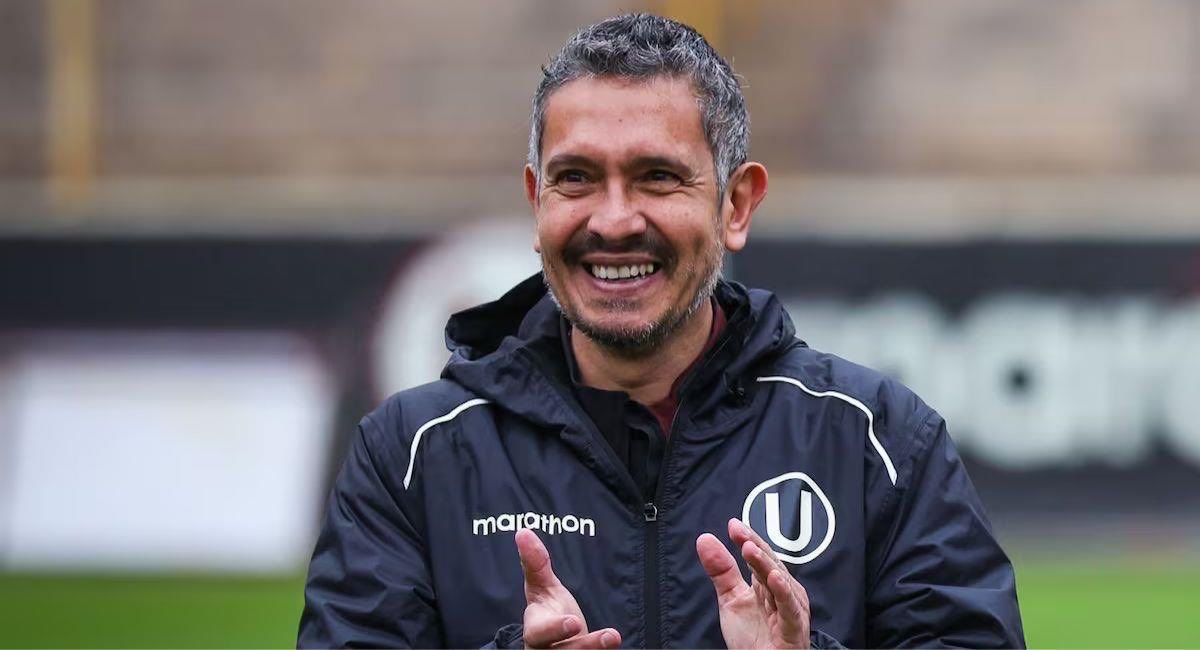 ErrorArbitralTR's tweet photo. Franco Velazco, administrador de Universitario: “En lugar de hablar de nosotros y de nuestra deuda, tendrían que ver la forma de dejar de ALQUILAR COLEGIOS para entrenar. Se entiende su ENVIDIA, porque somos los más grandes. A nosotros NO NOS REGALAN EL ASCENSO.”

¿Opiniones? 🤔 https://t.co/bpYKiCgwAX