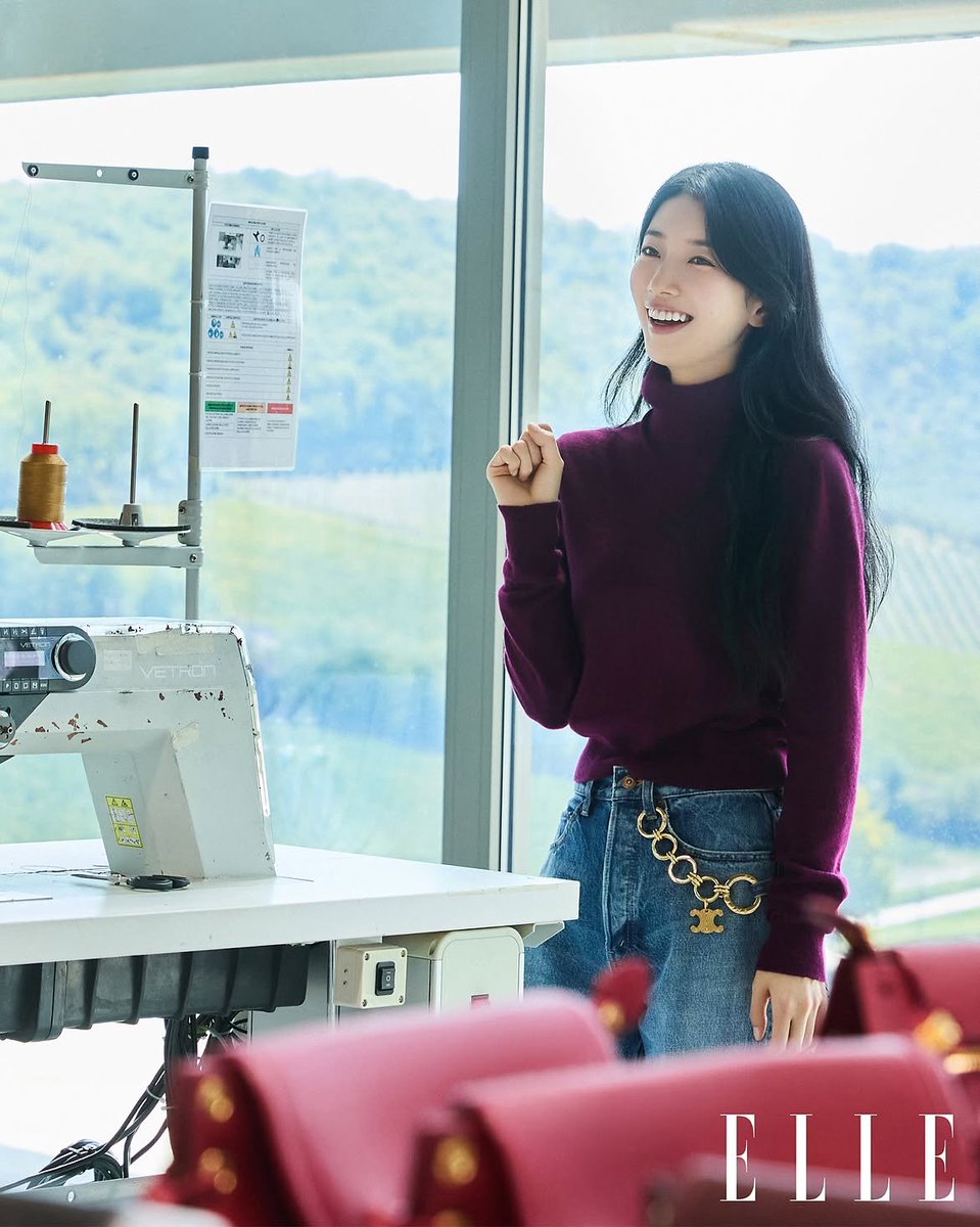 shuzkay's tweet photo. 261013 CELINE 셀린느 
ㄴ ellekorea instagram update with #SUZY 

SUZY headed first to Italy 🇮🇹 ahead of the CELINE Summer Collection Fashion Show in Paris visiting CELINE PRODUCTION located in Radda in Chianti, Tuscanny

#SUZY #SUZYxCELINE 
https://t.co/r1ihTFCWXc https://t.co/wOzWCxhkwn