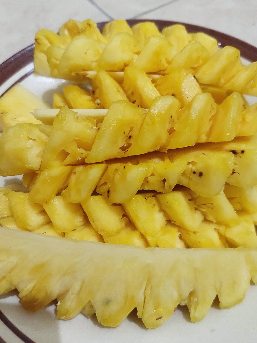 sikucingkuma's tweet photo. kalian tim nanas atau tim nangka?? https://t.co/dOy6zTe0LG