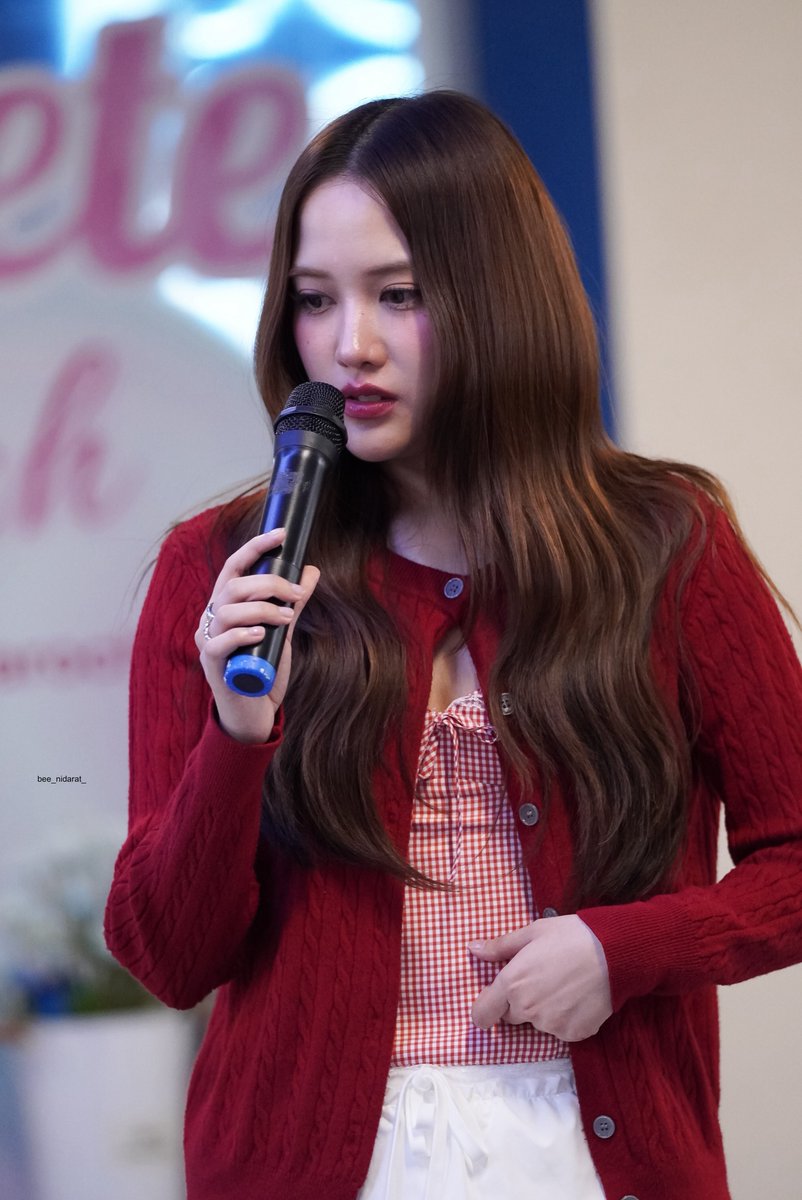 bee_nidarat_'s tweet photo. วันอังคารสีแดง❤️
#Flex1045xFreenSarochaxIN2IT
#srchafreen #FreenSarocha https://t.co/Vd4nIuQauR