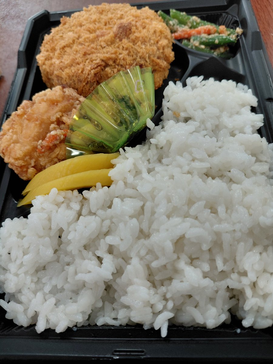 awabento's tweet photo. おはようございます。本日の日替わり弁当は、チーズ入りメンチカツです。因みに、明日の日替わり弁当は、豚肉と玉ねぎの蒲焼き炒め物です。こちらも、御利用御願い致します。広報部戸邉
TEL:.0470-29-7372
FAX:0470-29-7375
安房郡鋸南町下佐久間906 https://t.co/KTq2woOuld