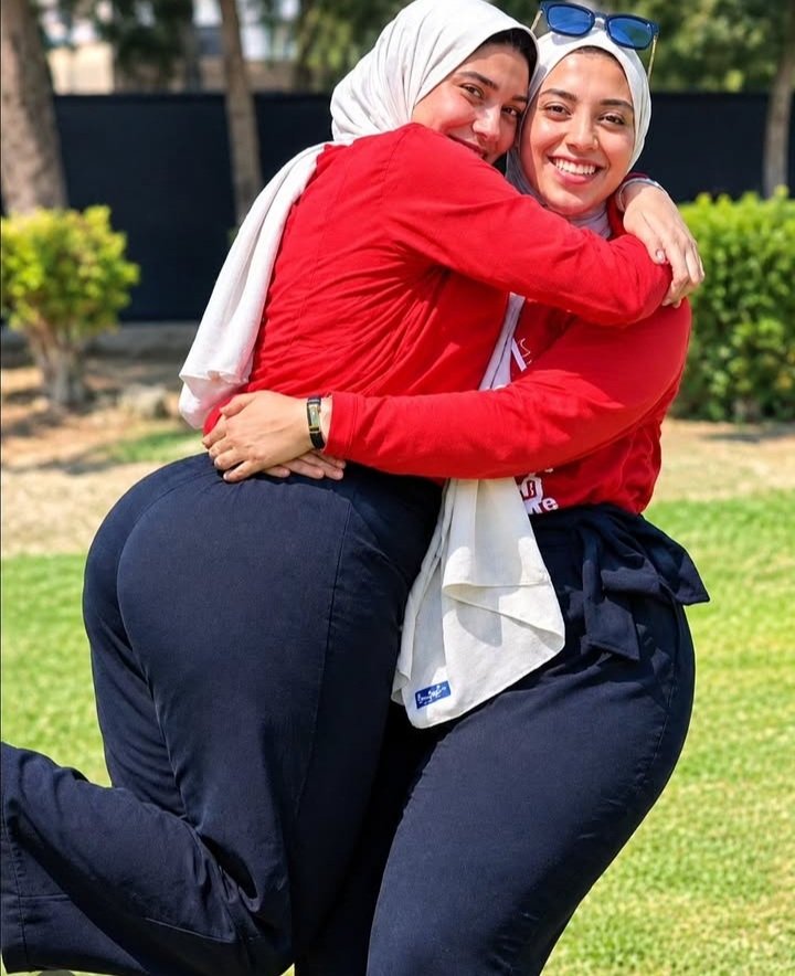 em_amg_'s tweet photo. صباحات جميلة وراقية يملؤها الحب والأمل والتفاؤل
 صباح النور والسعادة والهنا لقلوبكم  🌹 https://t.co/eqXssJCyWf