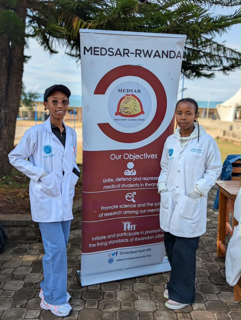 Nsengiymvathier's tweet photo. @medsar_rwanda  members contributed to the SOBER GENERATION campaign during Huye Car-Free Day by providing NCD screening services. 

Measuring blood glucose, blood pressure, and BMI helps assess key health indicators, raise awareness, and promote early detection of NCDs.

Grateful to @HuyeDistrict , @kabutarehospit3  , @A_sebutege , and @GSOBIndatwa for empowering medical students to advance preventive healthcare! 
#NCDs #PublicHealth #SoberGen