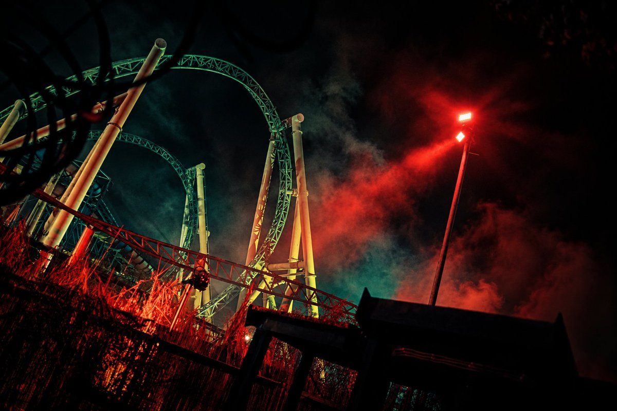 MCNLNUK's tweet photo. Rebel Ball has got nothing on this show from 2025!!!

&amp; Colossus Is Sleek At Night Time!!

📸 MCNLN | Through My Lens
#Fire #ThorpePark #FrightNights #25YearsOfFear #ScareActors #ThorpeParkFrightNights #ThemeParkPhotography #MCNLN @THORPEPARK  @MerlinapUK https://t.co/mBiHX0o6d4
