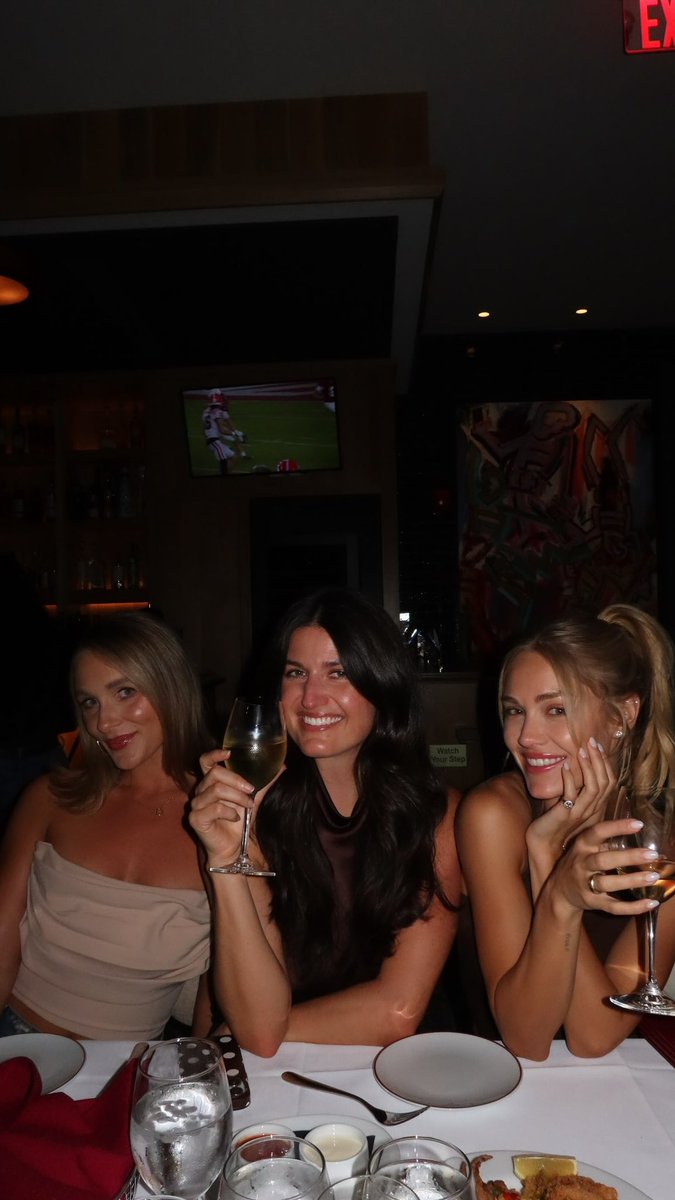 randolphsource's tweet photo. Michelle Randolph with friends recently. https://t.co/omXzZkRf72
