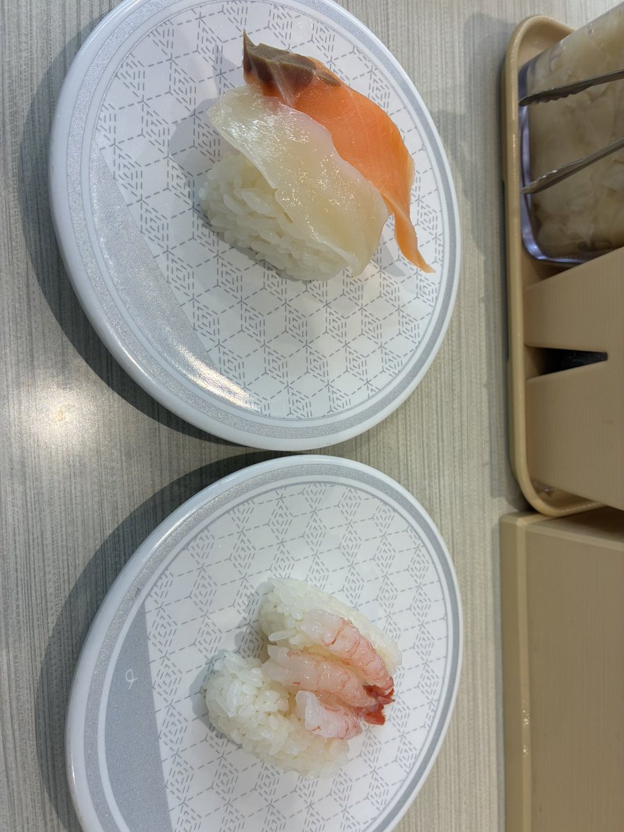 yako__dayon's tweet photo. 夜勤明けはま寿司 https://t.co/Y0GnYPoywg